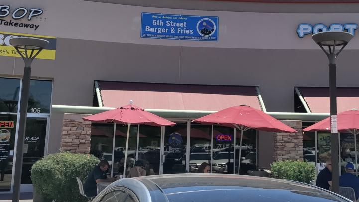 5th Street Burgers and Fries