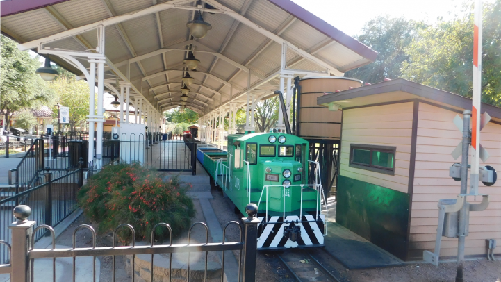 Mini train you can ride at Railroad park