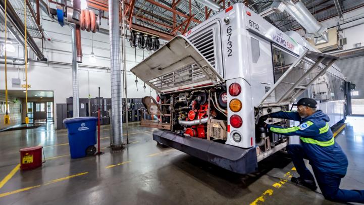Bus, Valley Metro, maintenance