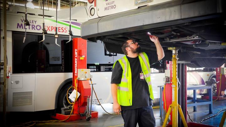 Bus, Valley Metro, maintenance