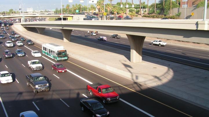 Picture of Valley Metro bus on a freeway
